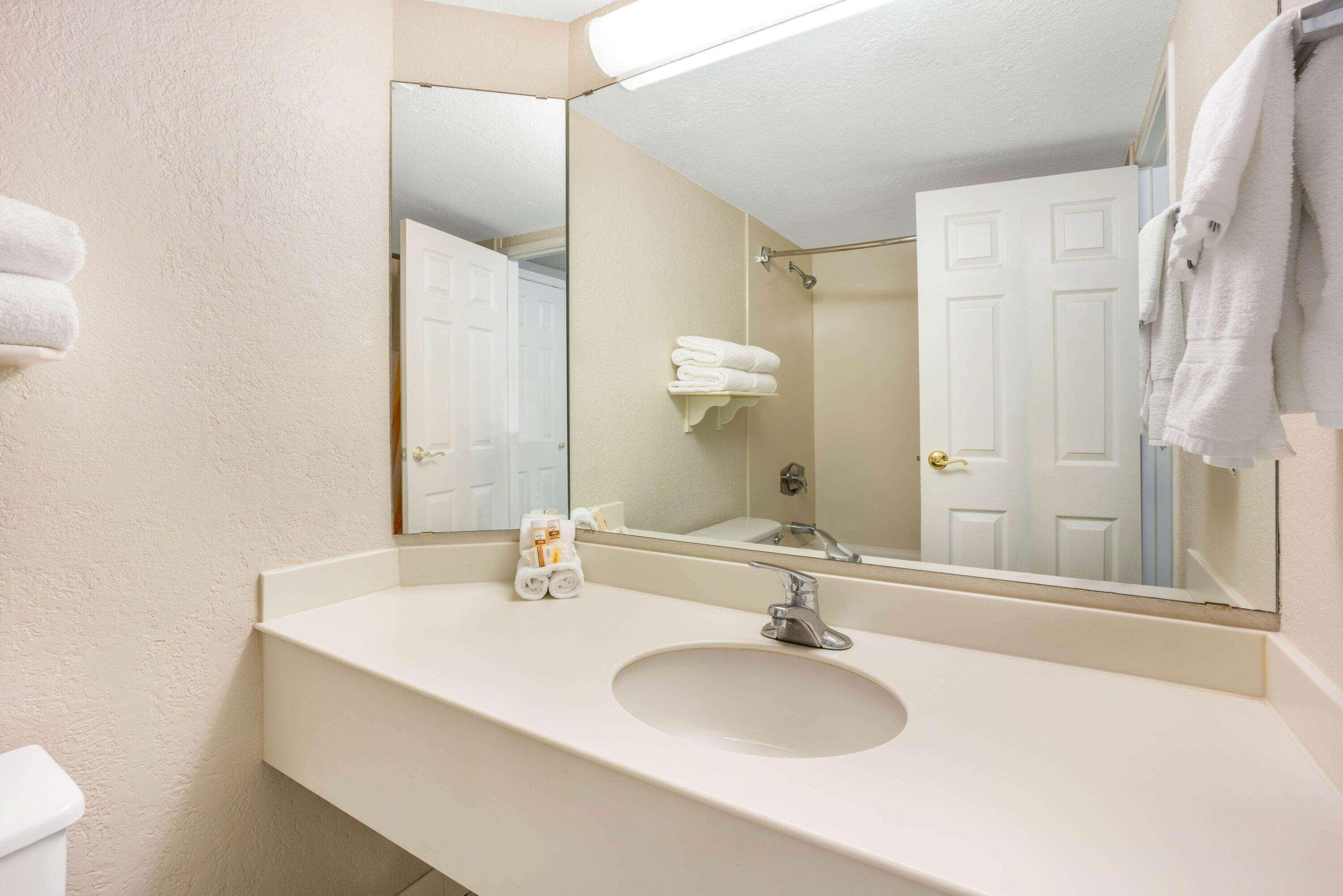 La Quinta By Wyndham Seattle Sea-Tac Airport Hotel Сиатак Екстериор снимка